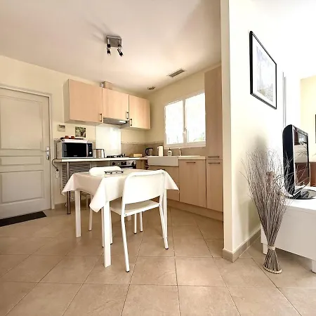 Ferienhaus Maison Calme Au Pied Du Pic Loup *