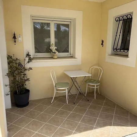 Ferienhaus Maison Calme Au Pied Du Pic Loup Saint-Jean-de-Cuculles